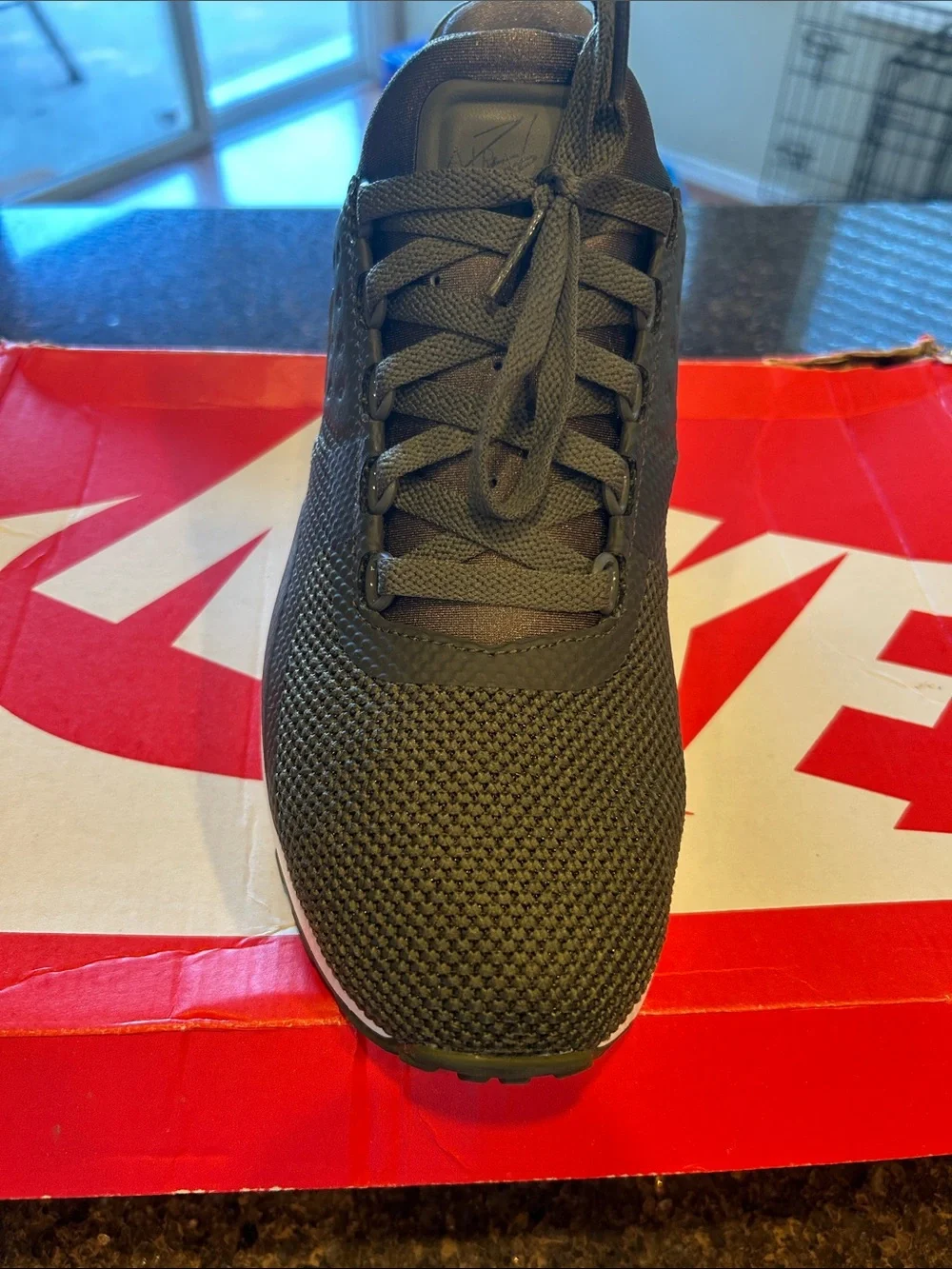 Nike Men’s olive green and White Low-Top Sneaker
